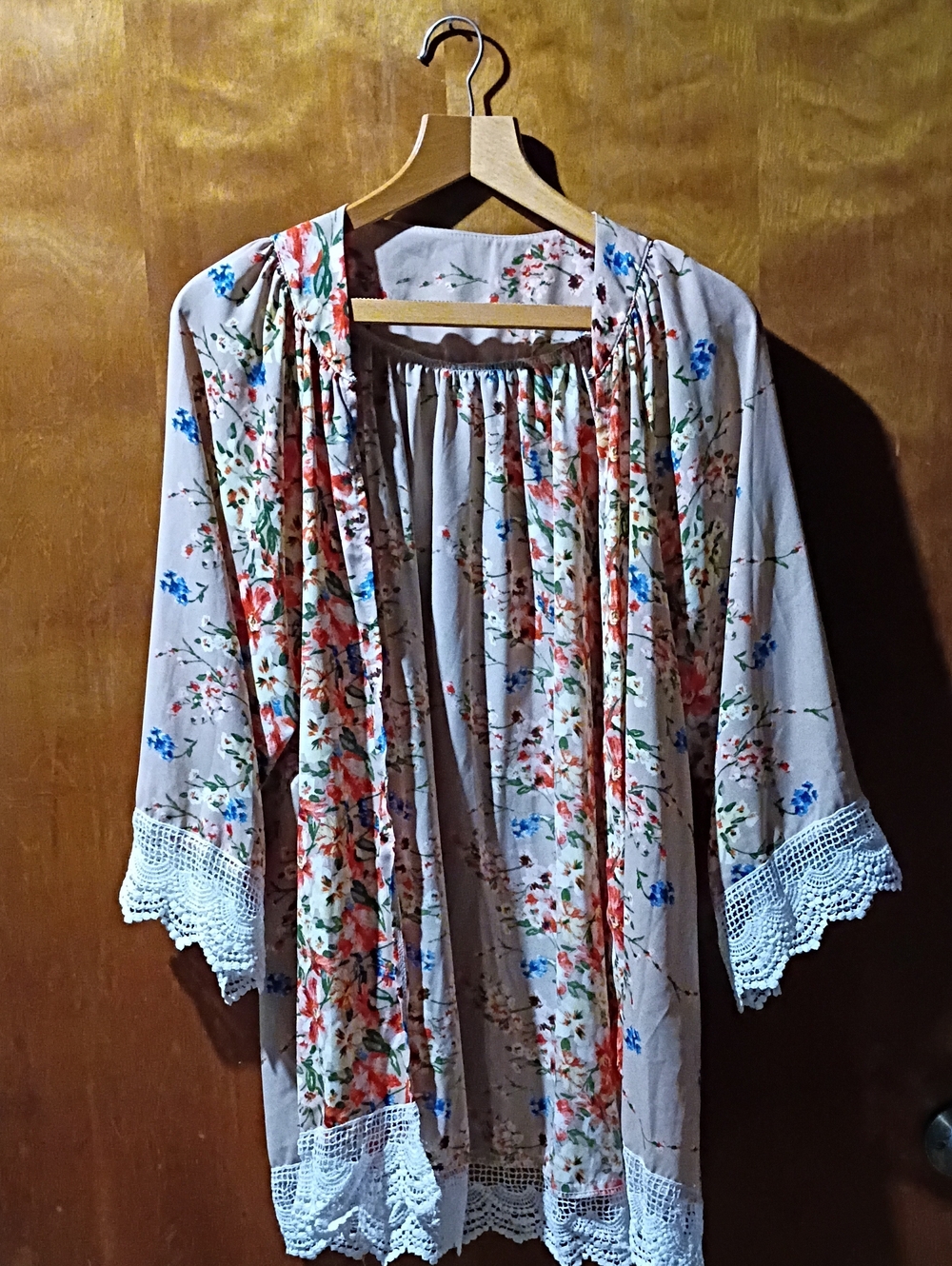 XL Floral Lace-Trim Kimono Robe - Cream with Multicolor Floral Beautiful